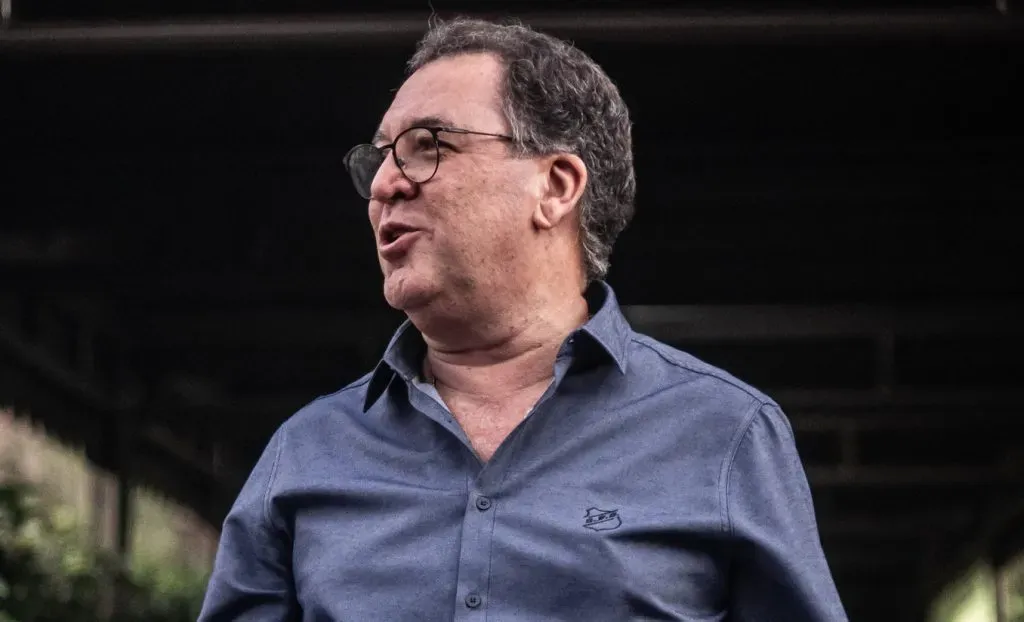 Marcelo Teixeira acompanha delegação do Santos