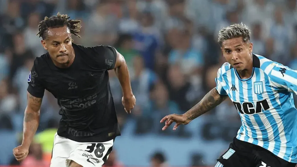 Foto: IMAGO / PHOTOxPHOTO – Almendra durante jogo contra o Corinthians pela Copa Sul-Americana 2024.