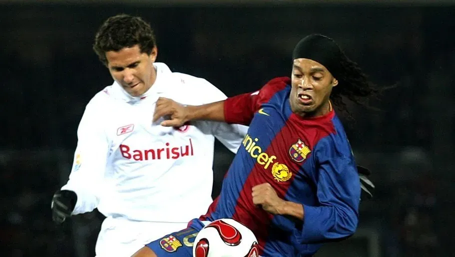 Ronaldinho contra o Inter no Mundial de 2006. Foto: Koichi Kamoshida/Getty Images