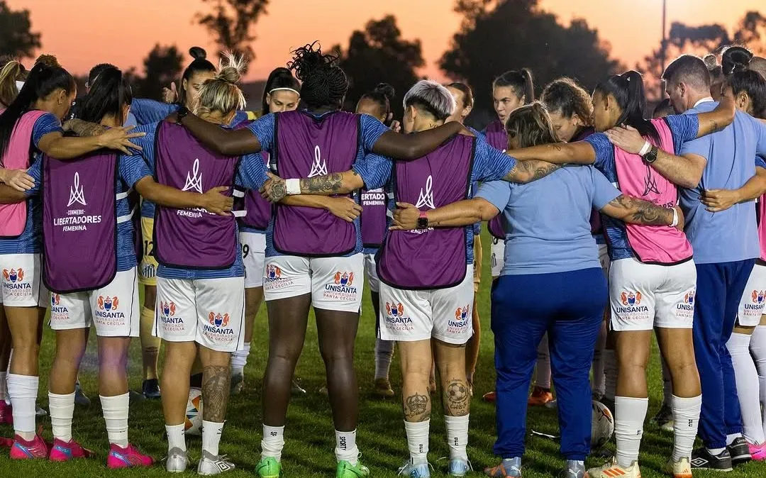 Fabiana Yanten, ex-lateral do Santos durante concentração de treino coletivo com as Sereias da Vila. Foto: Bruno Vaz/Santos FC