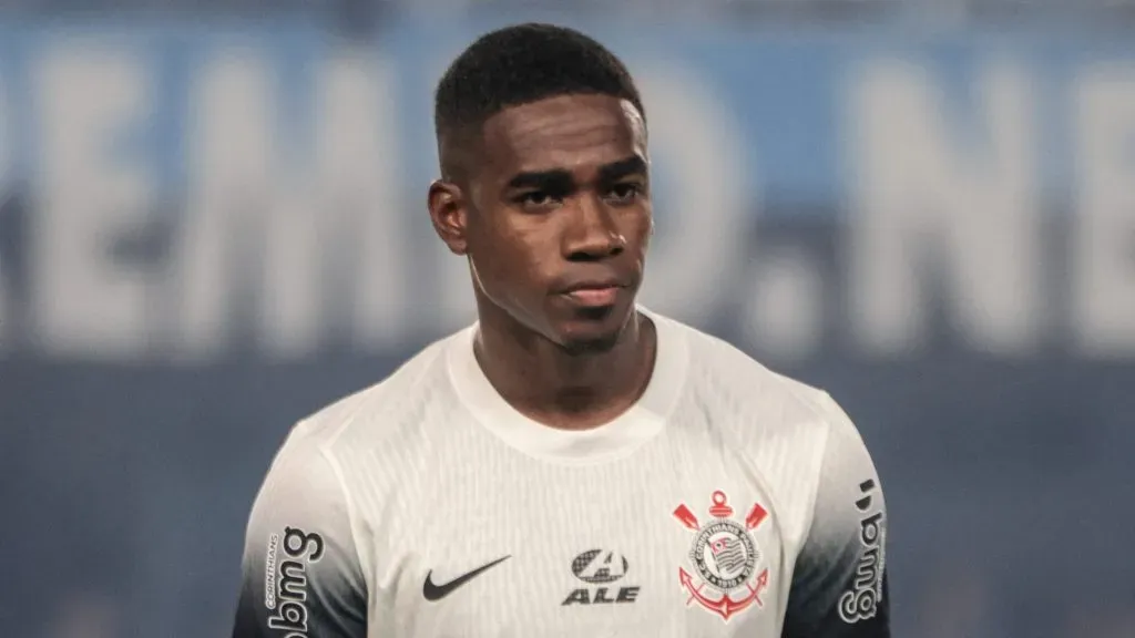 Félix Torres segue nos planos do Corinthians - Foto: Robson Mafra/AGIF.