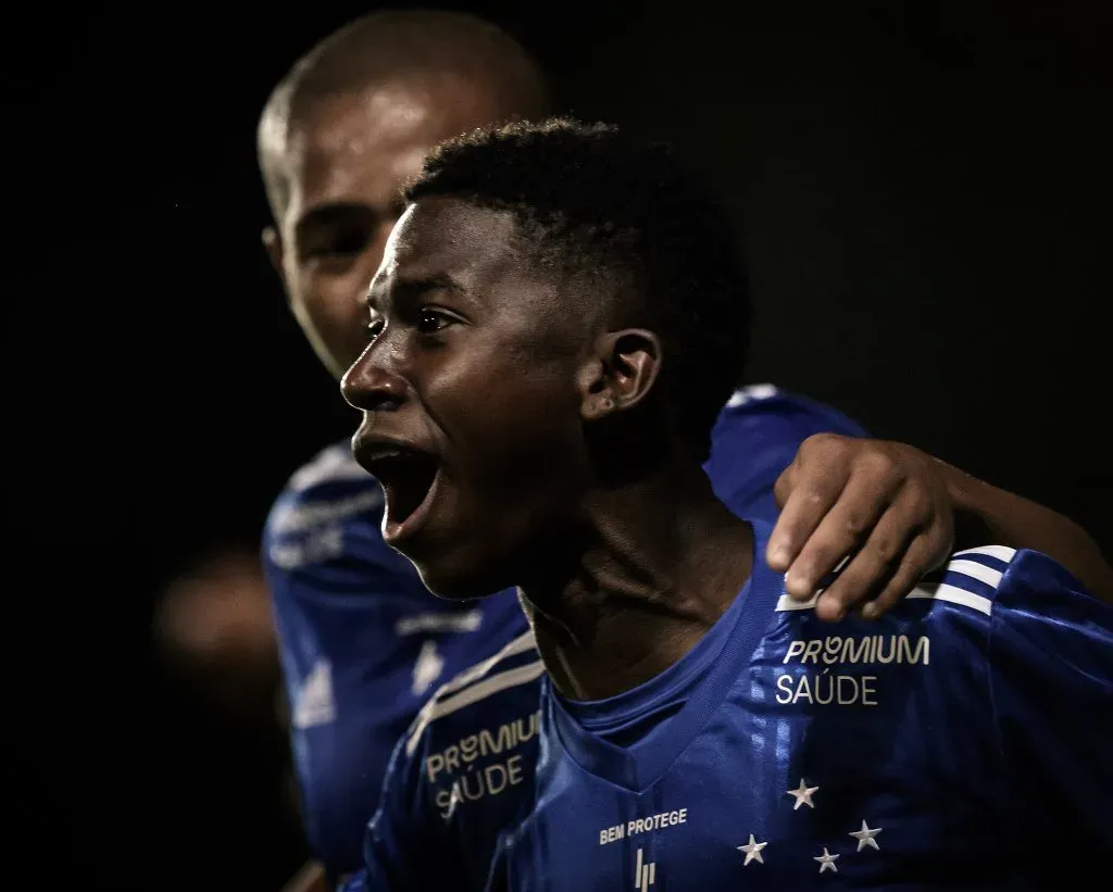 Jhosefer comemorando gol pelo Cruzeiro - Foto: Pedro Vale