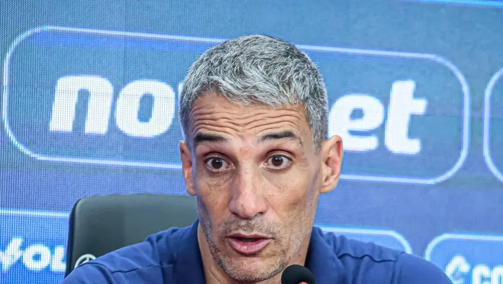 Foto: IMAGO / Onzex Press e Imagens – Time de Juan Pablo Vojvoda encaminha acerto com medalhão ex-Flamengo.