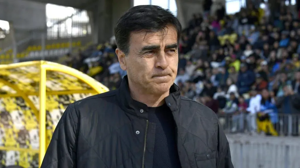 Gustavo Quinteros tem definição sobre carreira e avisa ao Santos