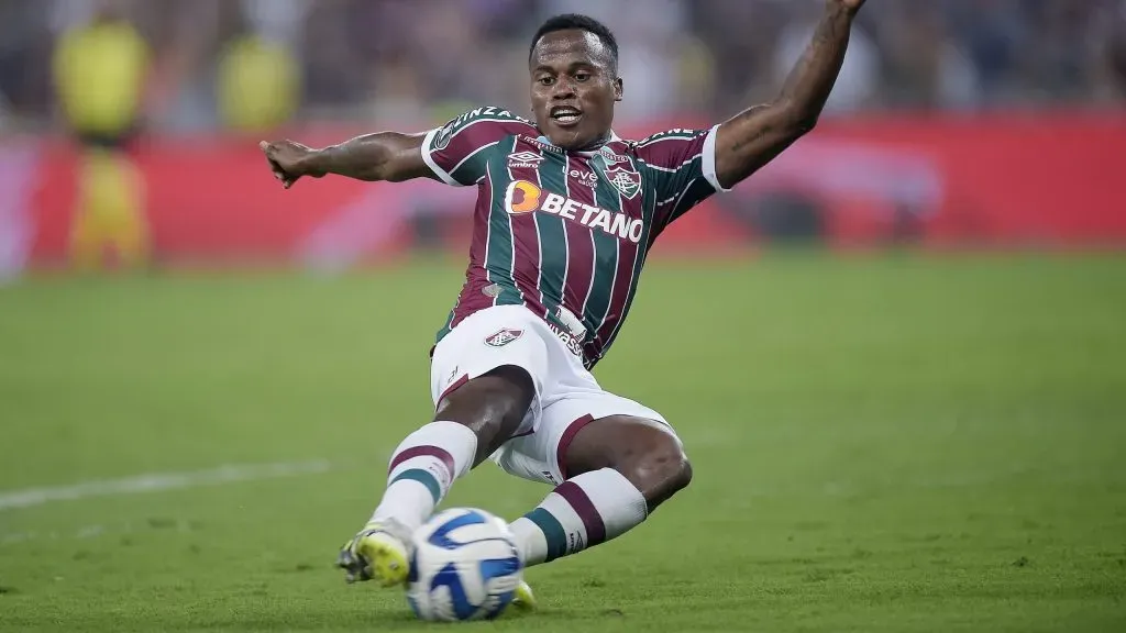 Arias tem futuro indefinido no Fluminense - Foto: Alexandre Loureiro/AGIF.