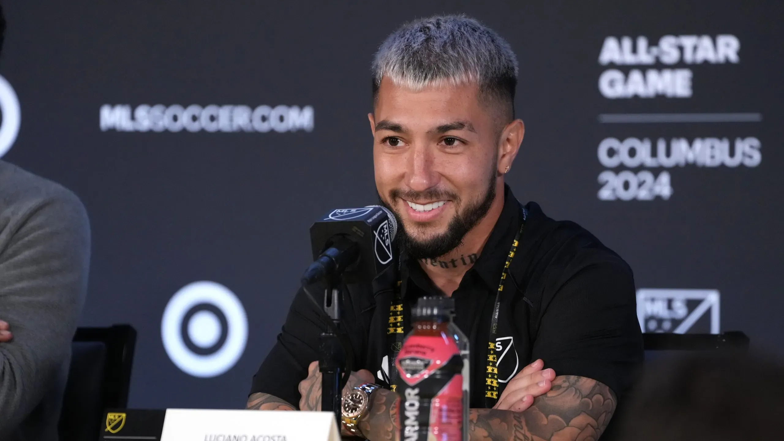 Luciano Acosta está desde 2021 no futebol norte-americano. Photo by Jason Mowry/Getty Images