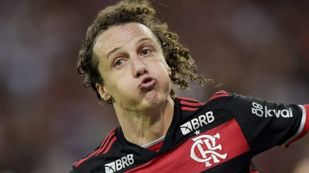 David Luiz comemorando. Foto: Alexandre Loureiro/AGIF