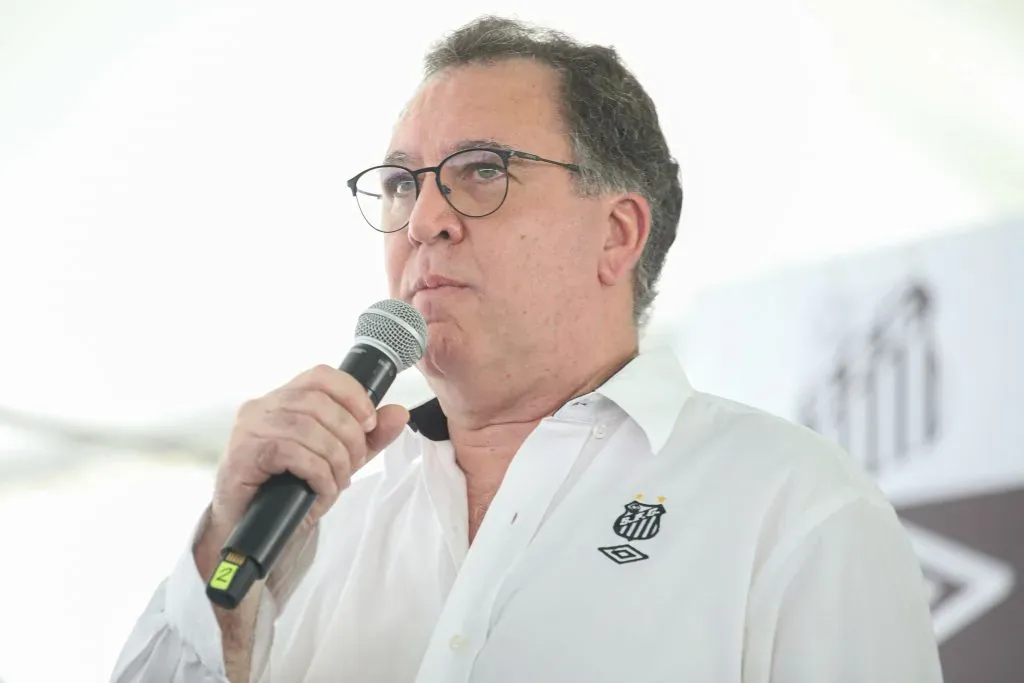 Marcelo Teixeira em evento da 3ª camisa do Peixe. Foto: Reinaldo Campos/AGIF