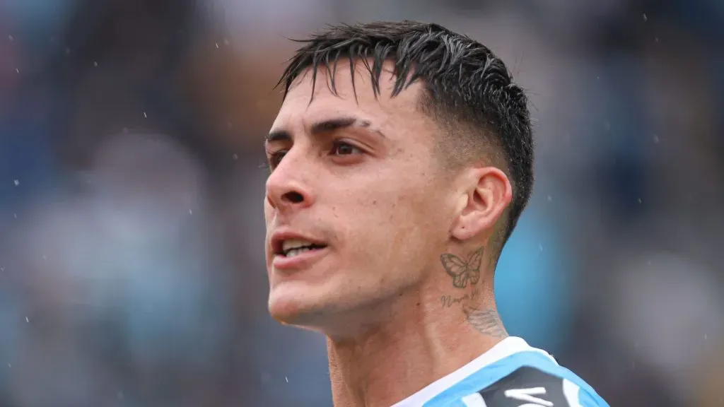 Pavón soltando grito após gol do Grêmio - Foto: Maxi Franzoi/AGIF