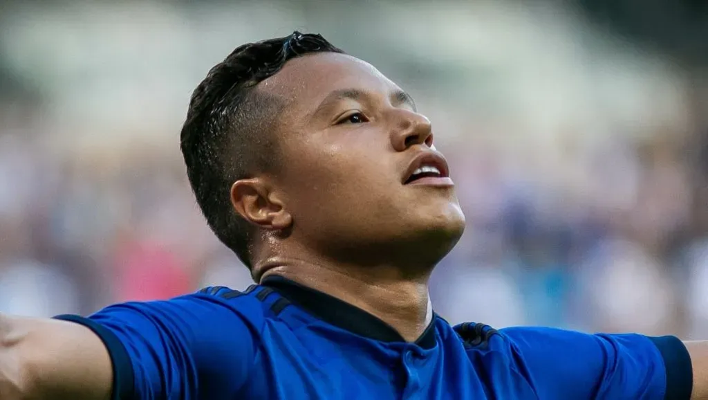 Foto: Fernando Moreno/AGIF – Lateral do Cruzeiro pode virar reforço do Grêmio.