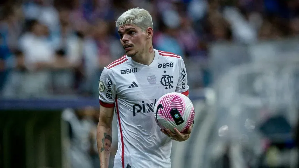 Ayrton Lucas, jogador do Flamengo