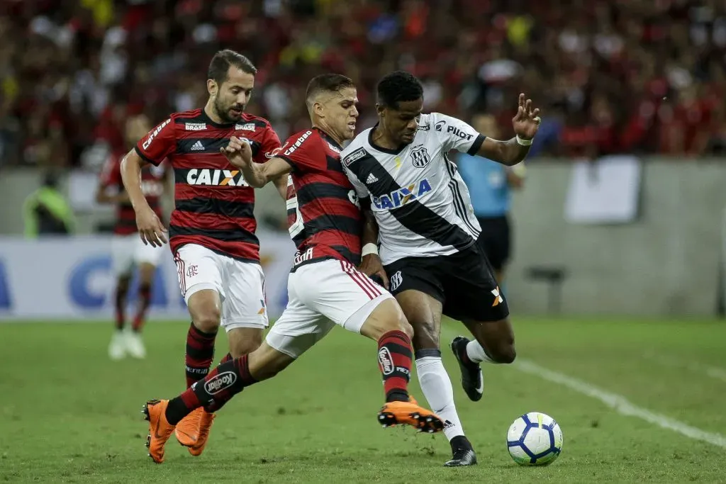 Gustavo Cuellar atuando pelo Flamengo