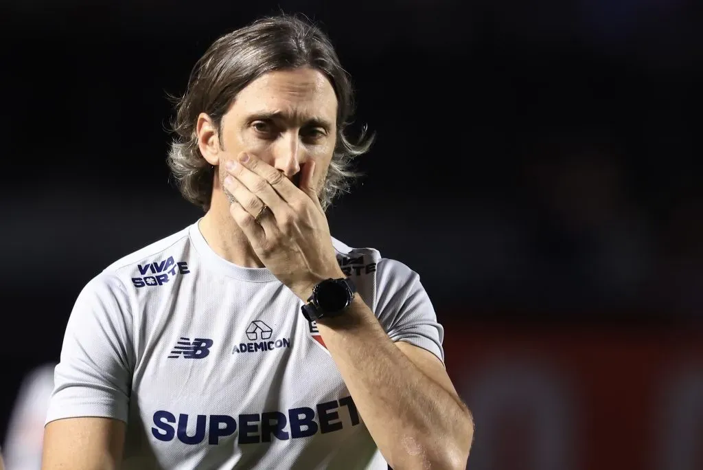 Luis Zubeldia tecnico do São Paulo durante partida