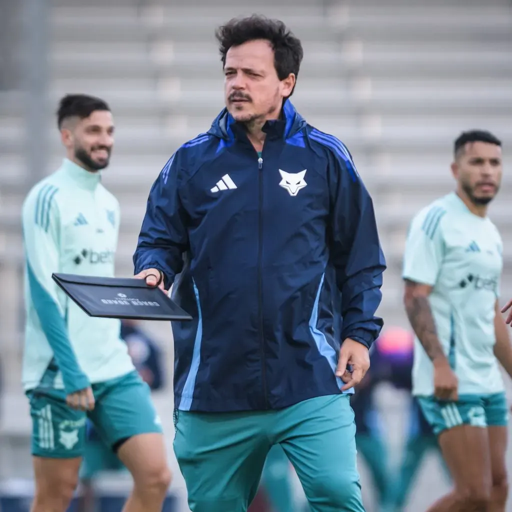 Fernando Diniz não conta com Zé Ivaldo no Cruzeiro