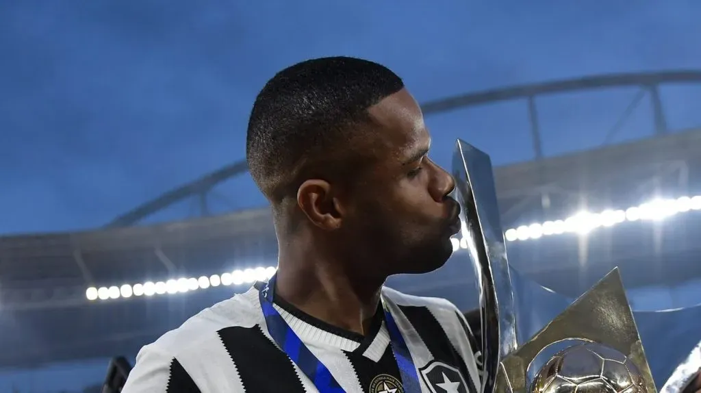 Foto: Thiago Ribeiro/AGIF – Júnior Santos deve virar reforço do Atlético-MG em negócio de R$ 45 milhões.