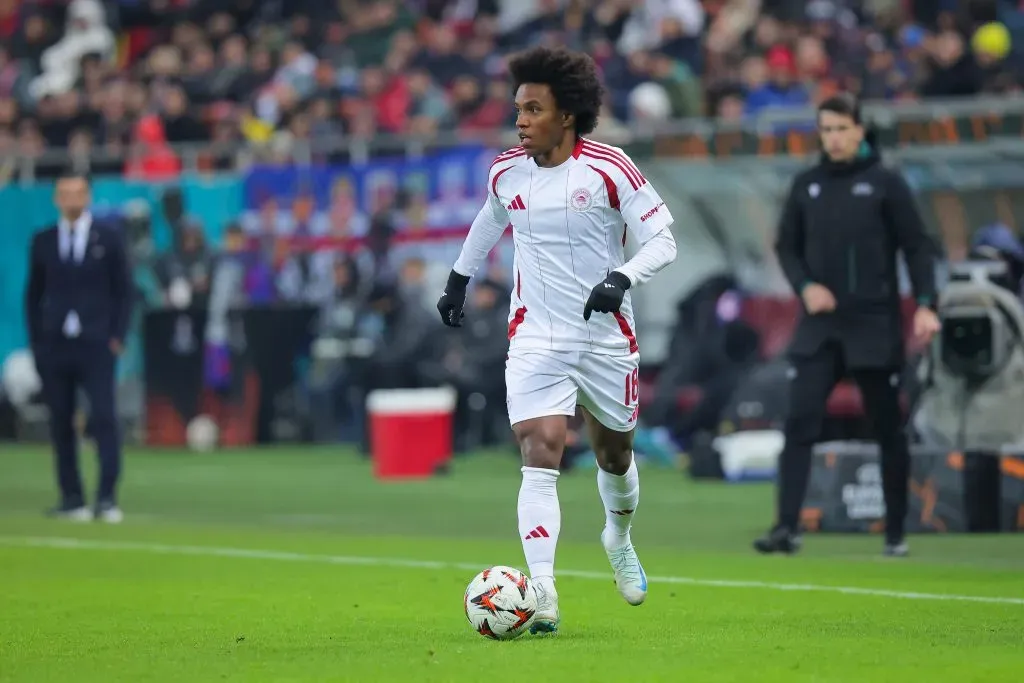 Willian está livre no mercado após ter deixado o Olympiacos, da Grécia. Foto: Vasile Mihai-Antonio/Getty Images)
