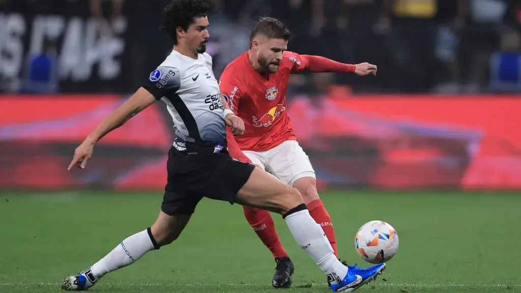 André Ramalho e Eduarda Sasha. Foto: Ettore Chiereguini/AGIF