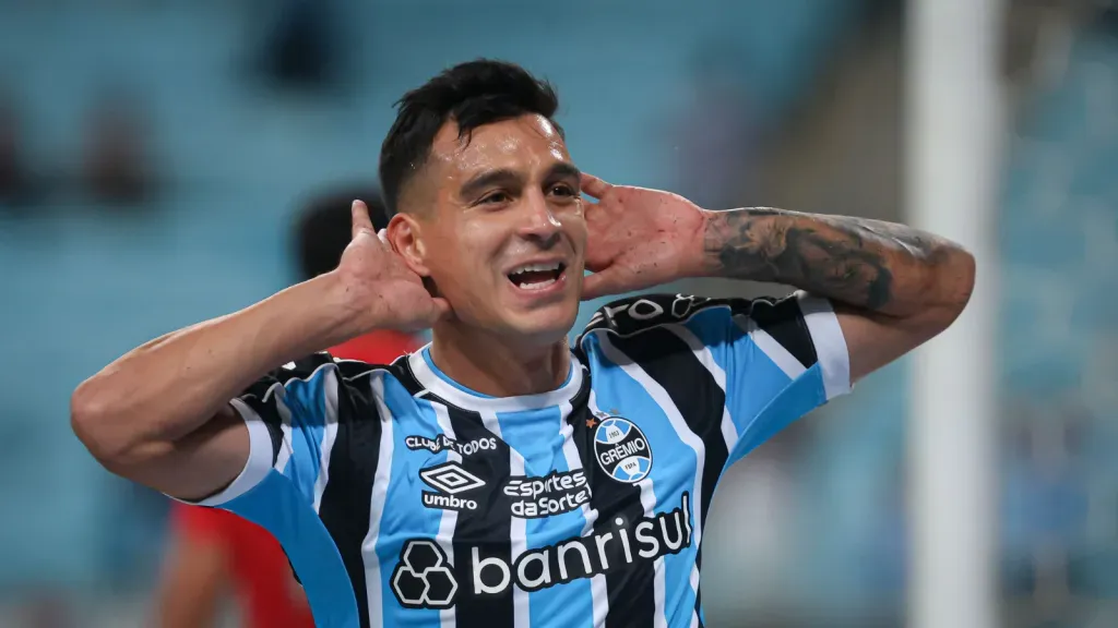 Cristaldo chega a 100 jogos no Grêmio. Foto: Maxi Franzoi/AGIF