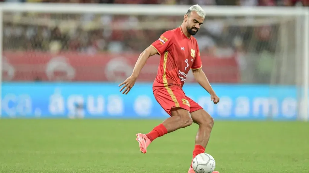 Fabrício Bruno fez uma estreia abaixo no Cruzeiro – Foto: Thiago Ribeiro/AGIF