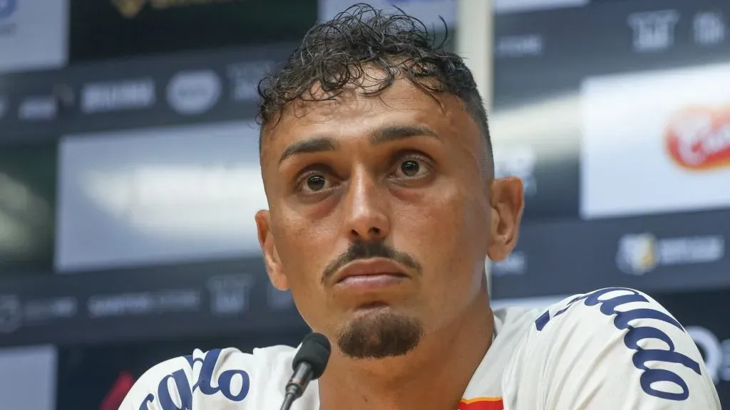 Pituca também jogará com a 10 no Santos