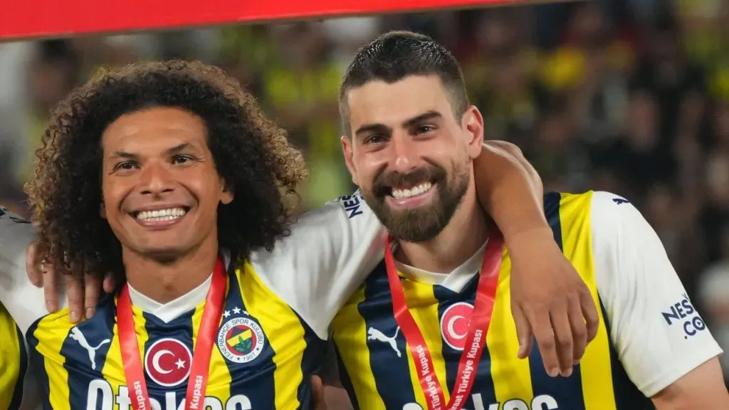 Luan Peres ao lado de Willian Arão na Turquia. Foto: IMAGO / Seskim Photo TR