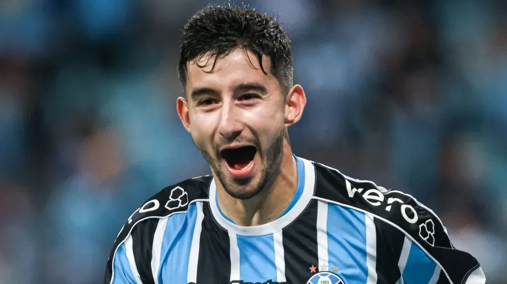 Foto: Maxi Franzoi/AGIF - Mathias Villasanti pelo Grêmio