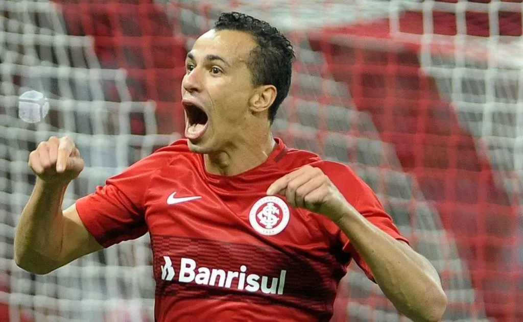 Foto: Ricardo Rimoli/AGIF – Leandro Damião: retorno do atacante ao Inter entrou em pauta