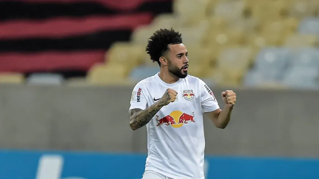 Foto: Thiago Ribeiro/AGIF – Meia ex-Bragantino deseja retornar ao futebol brasileiro.