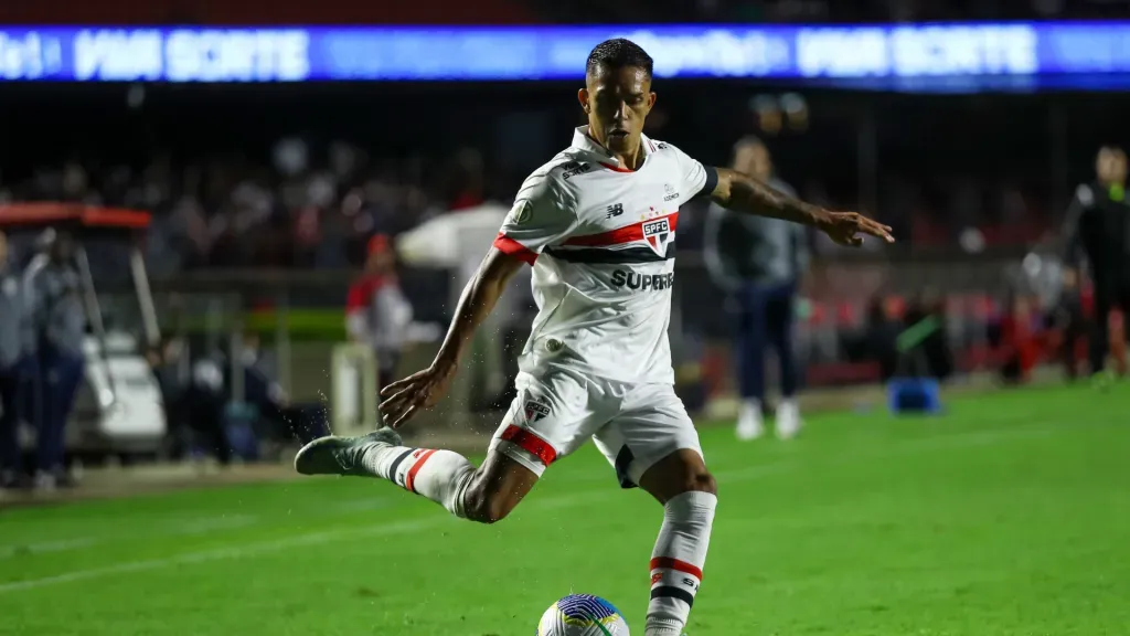Igor Vinícius jogando pelo São Paulo. Foto: Marco Miatelo/AGIF