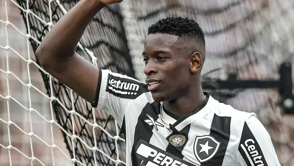 Luiz Henrique, atleta do Botafogo