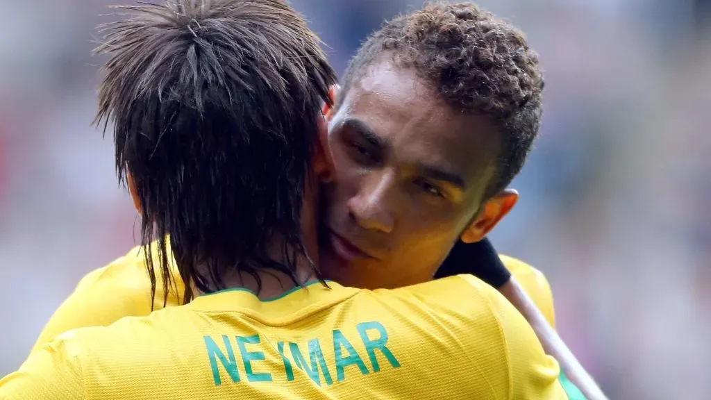 Neymar e Danilo jogaram juntos na Seleção Brasileira - (Photo by Stanley Chou/Getty Images).