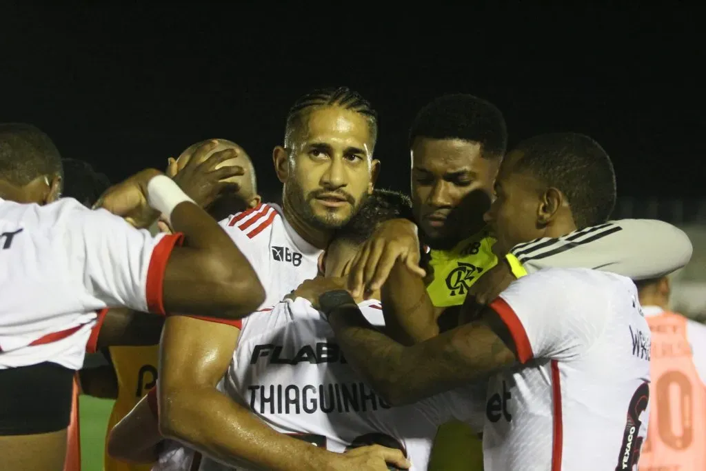 Pablo, Thiaguinho e Carlinhos devem deixar o Flamengo após o Cariocão. Foto: Paulo Sergio Souza Xavier/AGIF