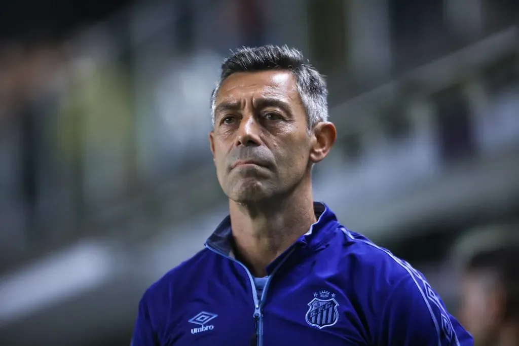 Pedro Caixinha em partida contra o Mirasso. Foto: Reinaldo Campos/AGIF