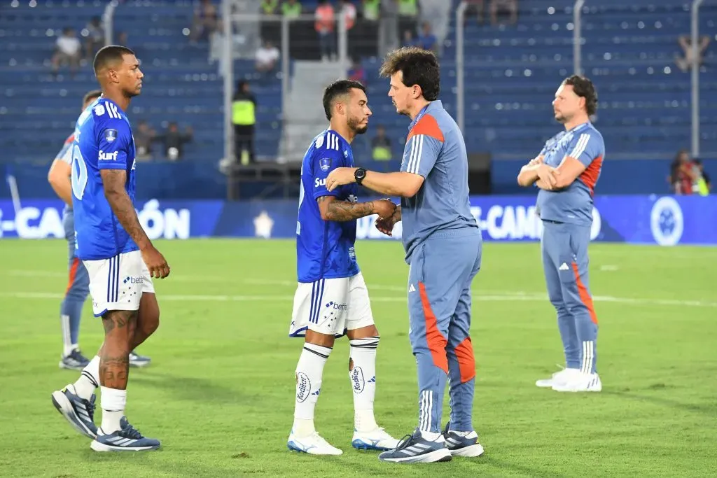 ASUNCION, PARAGUAY – NOVEMBER 23: Fernando Diniz, Head Coach of Cruzeiro greets his players after the team’s defeat in the Copa CONMEBOL Sudamericana 2024 Final between Racing Club and Cruzeiro at Estadio General Pablo Rojas – La Nueva Olla on November 23, 2024 in Asuncion, Paraguay. (Photo by Christian Alvarenga/Getty Images)