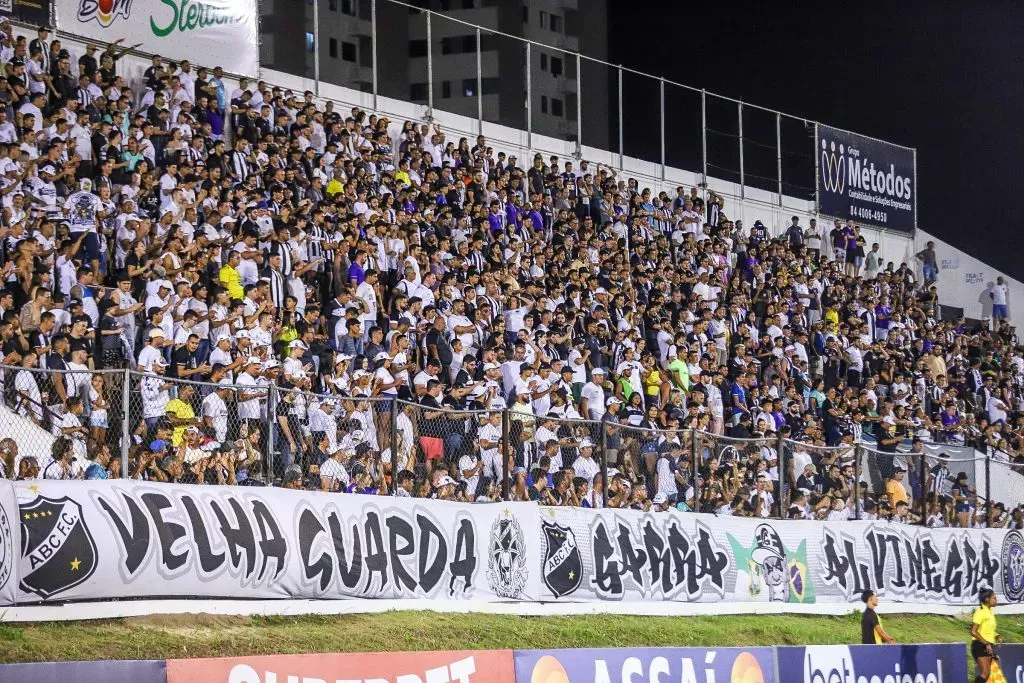 Foto: Alexandre Lago/AGIF – Torcida do ABC