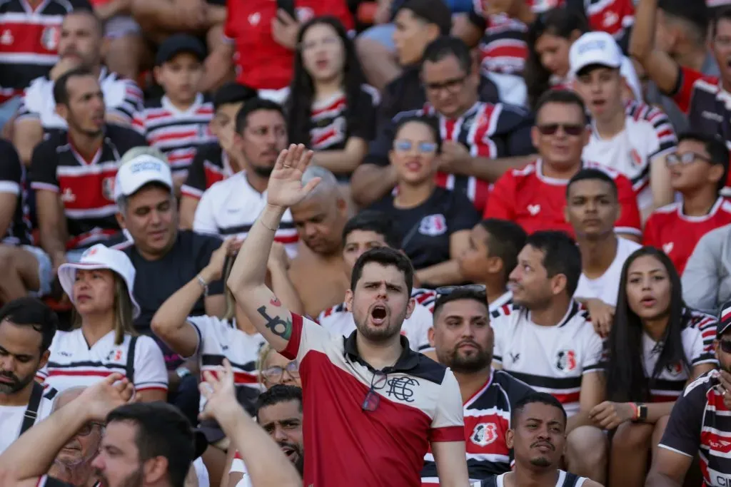 Foto: Rafael Vieira/AGIF – Torcida do Santa Cruz
