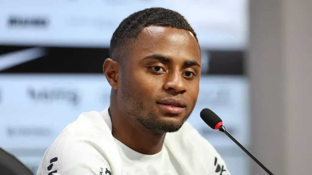 Palacios com a camisa do Corinthians. Foto: Marcello Zambrana/AGIF