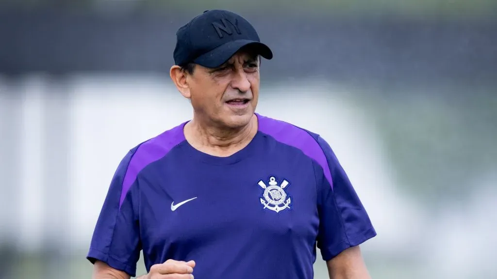Ramón Díaz dando treino para o Corinthians – Foto: Rodrigo Coca/Agência Corinthians