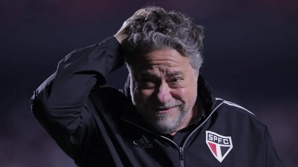 Júlio Casares com o unforme do São Paulo. Foto: Ettore Chiereguini/AGIF