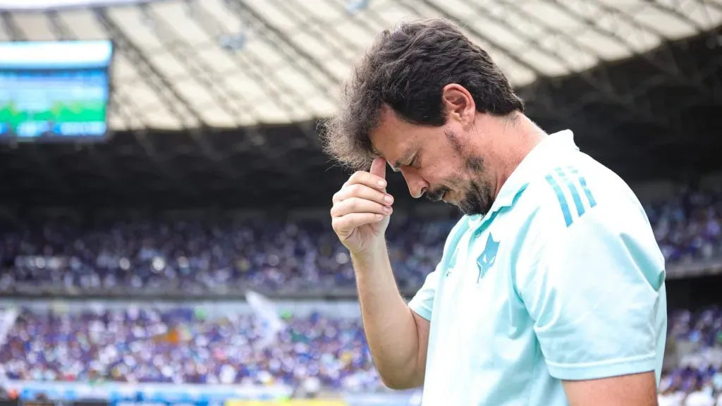 Fernando Diniz está livre no mercado após ser demitido pelo Cruzeiro. Foto: Gilson Lobo/AGIF