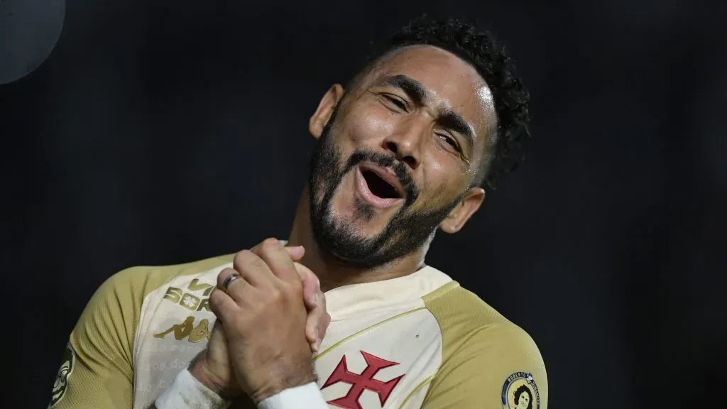 Payet com a camisa do Vasco. Foto: Thiago Ribeiro/AGIF