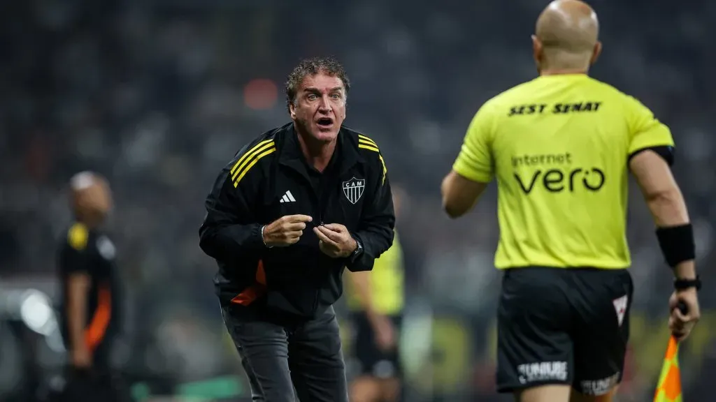 Cuca em ação pelo Galo