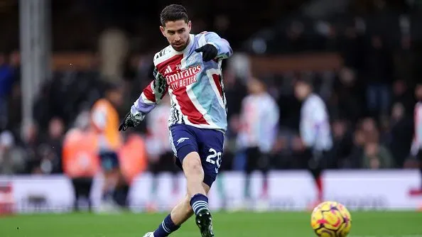 Jorginho durante partida. Foto: Ryan Pierse/Getty Images