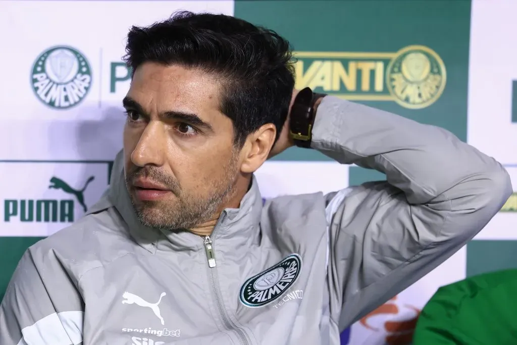 SP – SAO PAULO – 28/01/2025 – PAULISTA 2025, PALMEIRAS X BRAGANTINO – Abel Ferreira tecnico do Palmeiras durante partida contra o Bragantino no estadio Arena Allianz Parque pelo campeonato Paulista 2025. Foto: Marcello Zambrana/AGIF