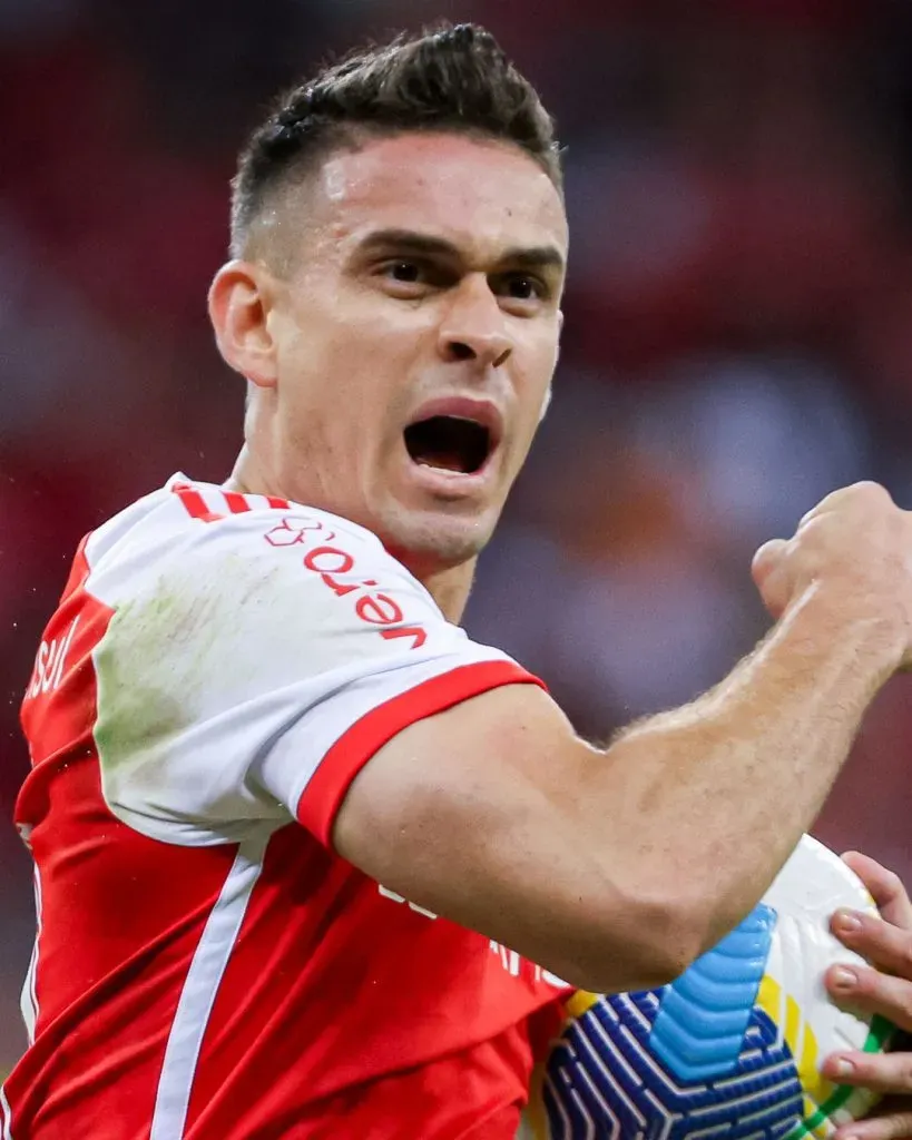 Borré tirou onda com Cuellar . Foto: Maxi Franzoi/AGIF