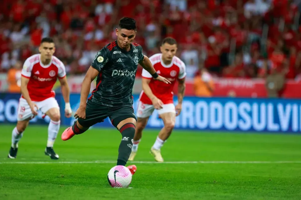 Alcaraz deixou o Mengo após cinco meses. Foto: Luiz Erbes/AGIF