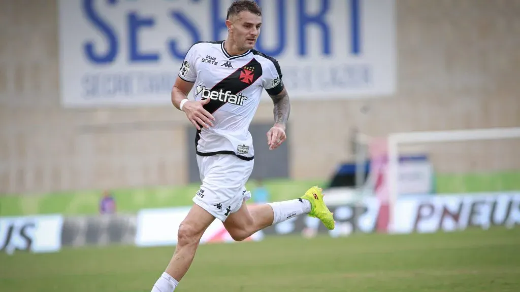 Vegetti marcou os dois gols do Vasco na partida contra o Volta Redonda. Foto: Matheus Lima/Vasco da Gama