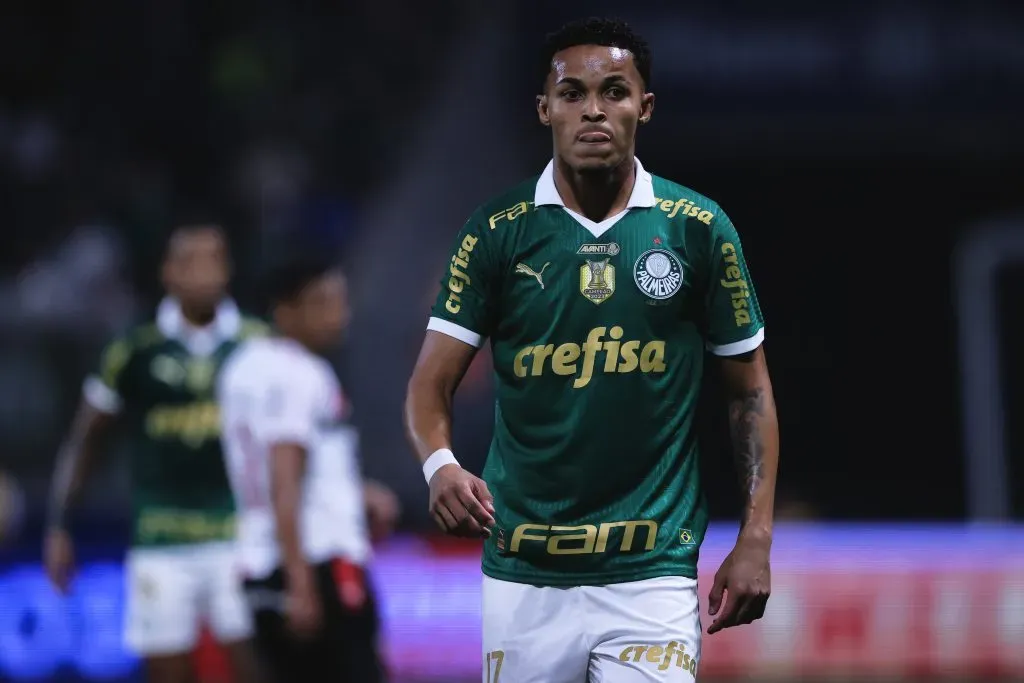 Lázaro permaneceu um ano no rival. Foto: Ettore Chiereguini/AGIF