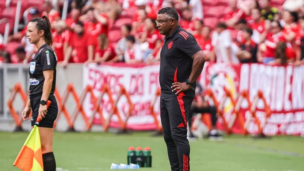 Roger Machado em Inter x Avenida. Foto: Maxi Franzoi/AGIF