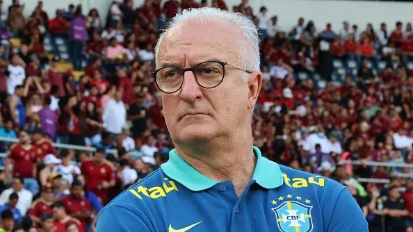 Dorival Júnior durante partida. Foto: Edilzon Gamez/Getty Images